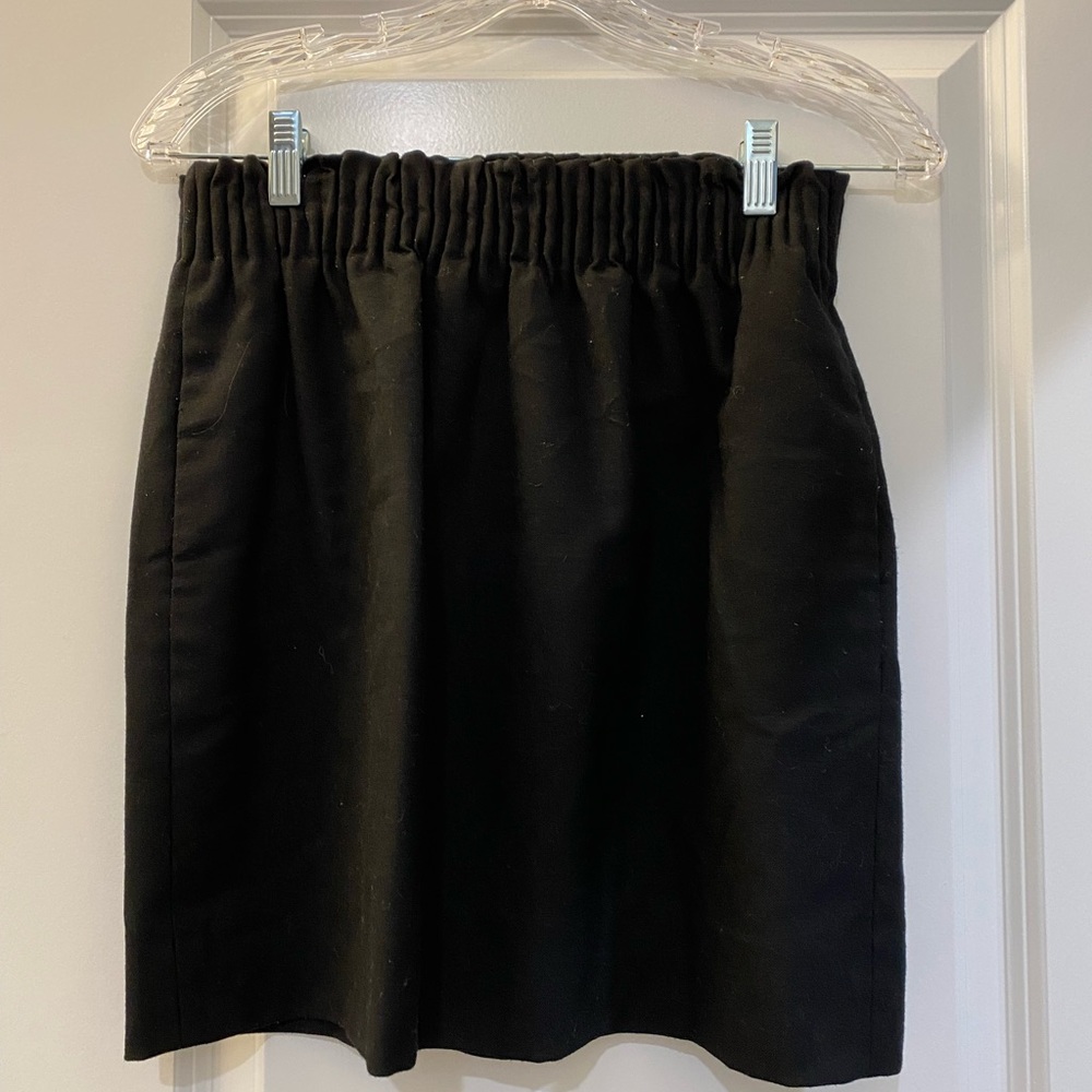 JCrew black skirt, perfect for work or going out! Great addition to any wardrobe